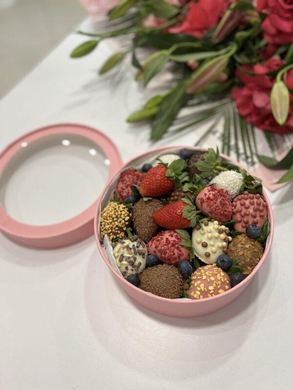 Шайба с клубникой в шоколаде🍓
