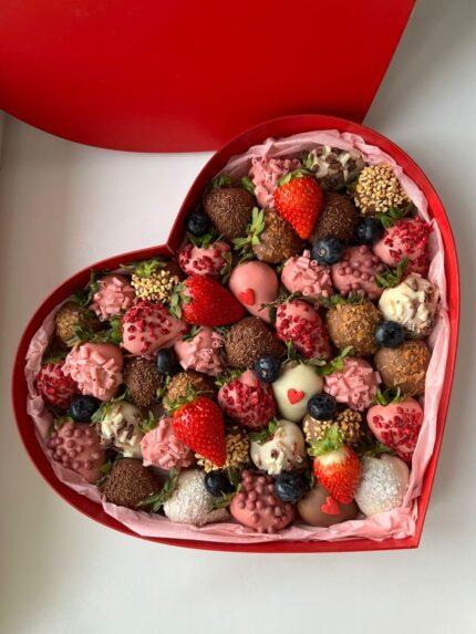Бокс сердце с клубникой🍓