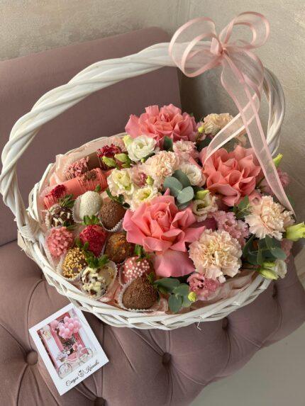 Корзинка со сладостями🍓
