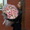 Объемный букет из кустовых роз💗